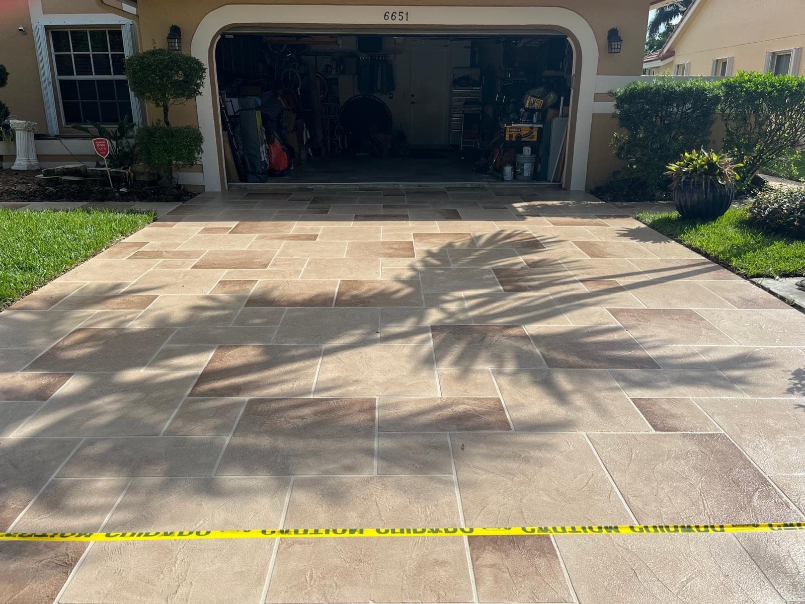 Multicolor flagstone overlay