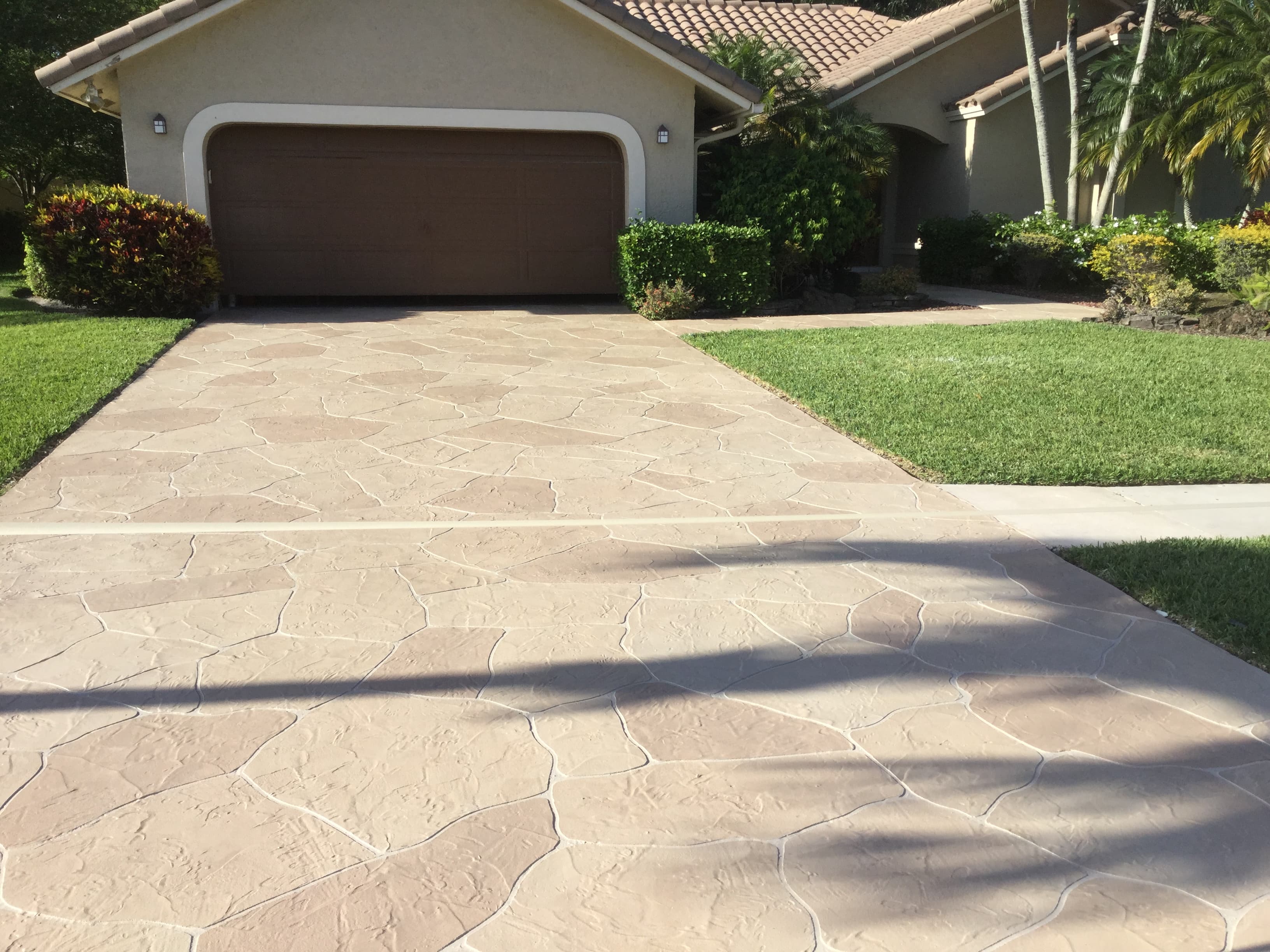 Light tan flagstone driveway