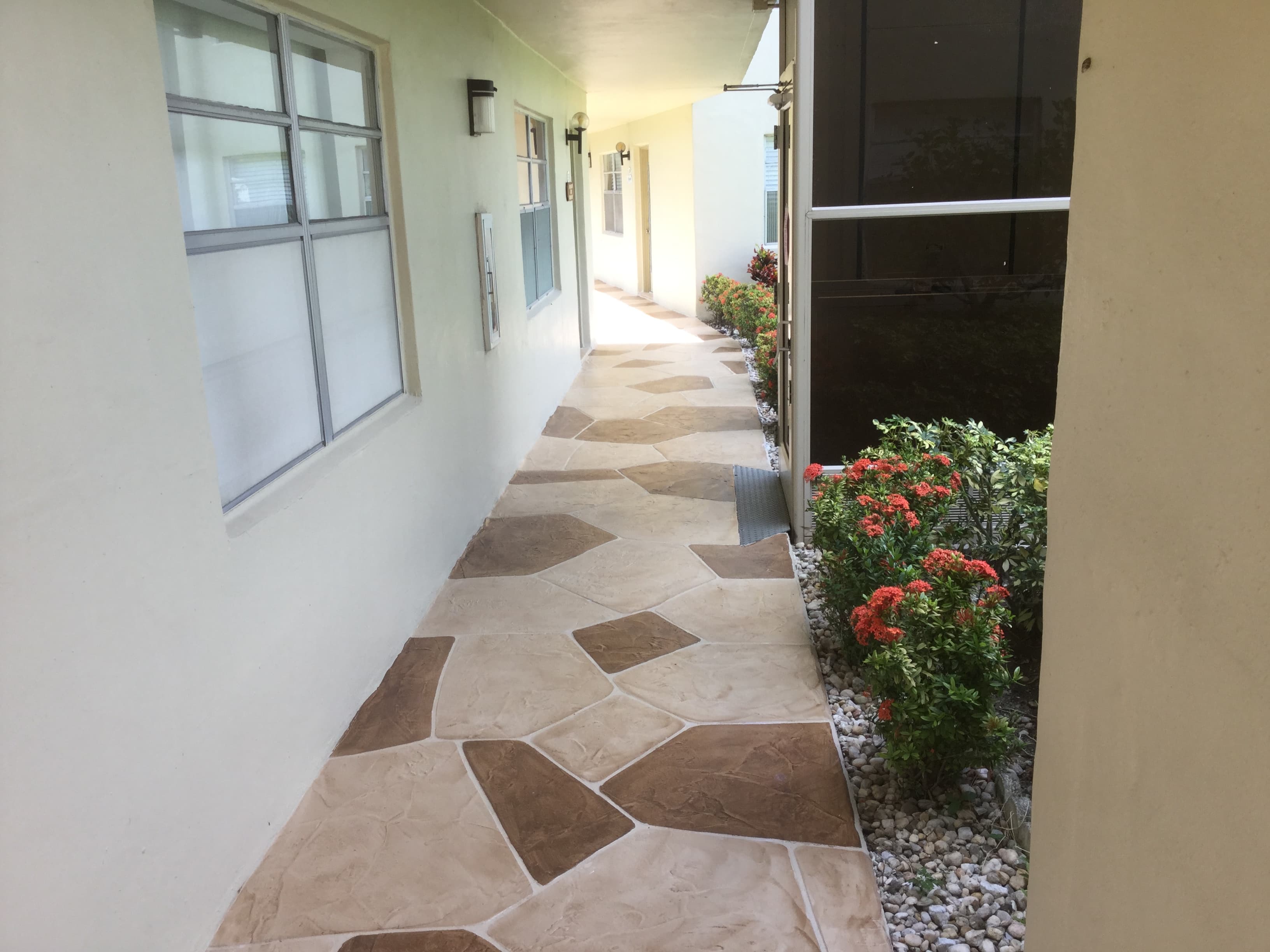 Walkway patio with flagstone pattern